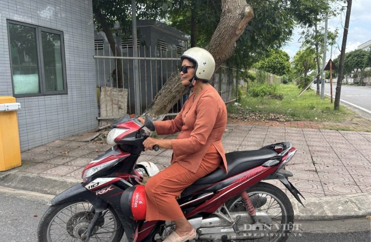 Xúc động cụ bà 20 năm chạy xe ôm giúp người nghèo