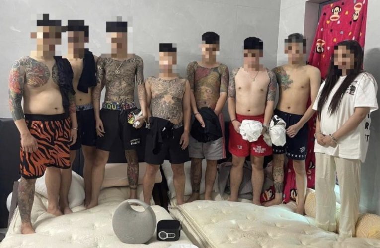 Khởi tố nhóm thanh niên xăm trổ, tổ chức sử dụng trái phép chất mtuy