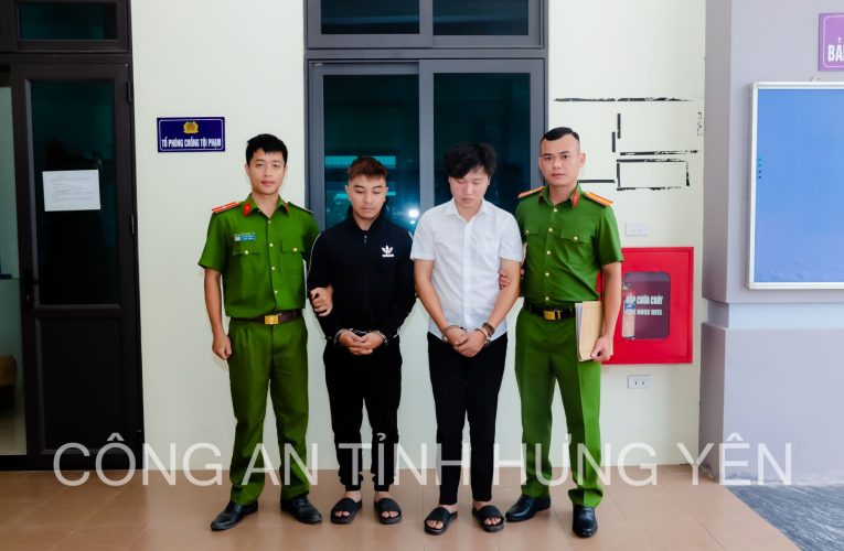 Công an xã Triệu Việt Vương phát hiện, bắt quả tang hai đối tượng tàng trữ 16kg pháo hoa nổ.