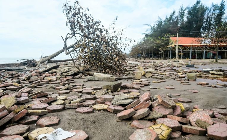 Ninh Bình: Tuyến kè 100 tỷ đồng sạt lở tan hoang sau bão