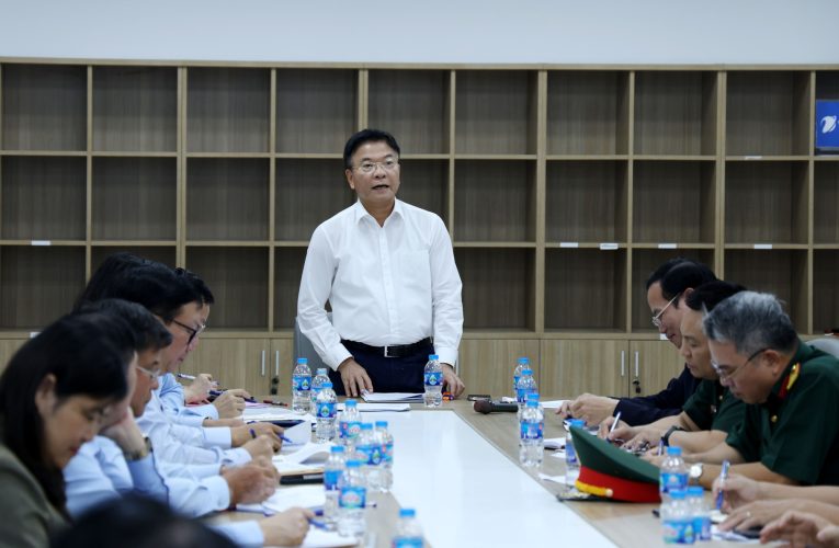 Phó Thủ tướng Lê Thành Long kiểm tra tiến độ 2 dự án y tế lớn tại Ninh Bình