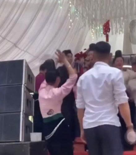 VIDEO: Anh chồng tác động vật lý chị vợ ở đám cưới