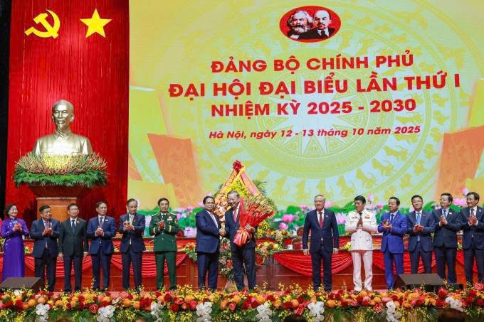 Tổng Bí thư: Đất nước đã ‘hàng thẳng, lối thông’ để bước đều vào kỷ nguyên mới