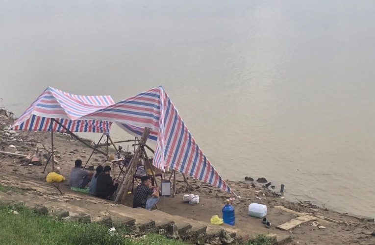 Vụ nghi bố ôm 2 con gái..: Hé lộ tin nhắn cuối của người bố với cô giáo của con