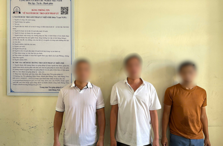 Công an xã Phụng Công: Phát hiện, tạm giữ các đối tượng tổ chức đánh bạc và đánh bạc dưới hình thức ghi số lô, số đề.