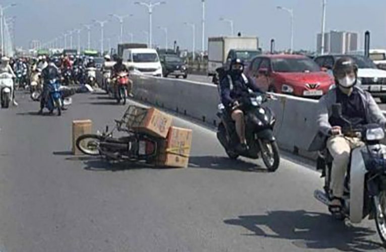 Tung tin thất thiệt “có người … ở cầu Vĩnh Tuy sau tai nạn” khiến Công an vất vả tìm kiếm