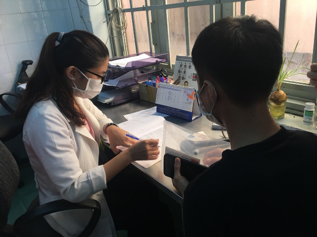 Hà Nội hiện có 16.694/20.500 người nhiễm HIV còn sống biết tình trạng nhiễm bệnh