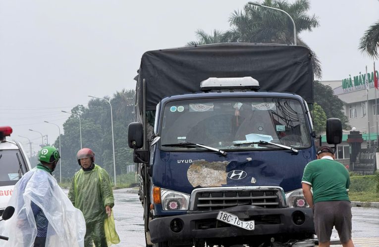 Toàn cảnh vụ TNGT ở KCN Phố Nối A khiến 1 thanh niên vừa nhập viện cấp cứu