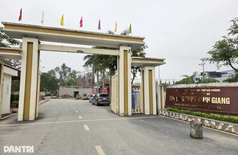 Bị tố dạy thêm trái phép, trường THPT khẳng định “dạy nhưng không thu tiền”