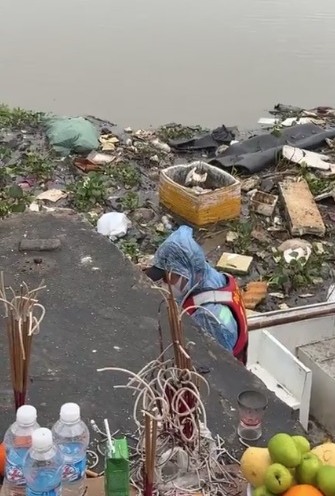 VIDEO HIỆN TRƯỜNG TÌM KIẾM NẠN NHÂN Ở CẦU NHẬT TỰU