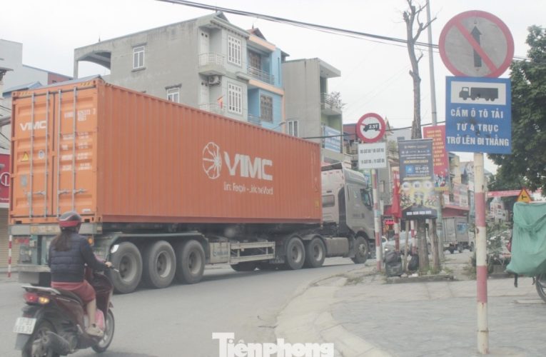 CSGT Hưng Yên đưa ra giải pháp ‘nóng’ xử lý xe tải phá nát đường dân sinh