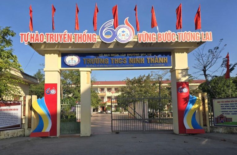 Hiệu phó trường cấp 2 ở Ninh Bình dạy thêm trái phép tại trường vào ban đêm