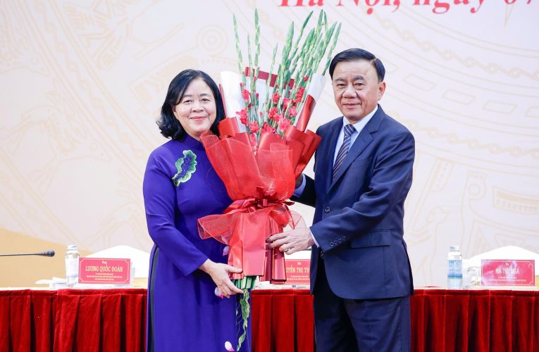 Bà Bùi Thị Minh Hoài trở thành nữ Chủ tịch Ủy ban Trung ương MTTQ Việt Nam đầu tiên