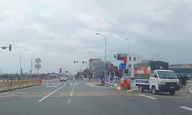 Người đàn ông ở Hải Phòng vượt đèn đỏ, tử vong tại chỗ sau va chạm ô tô