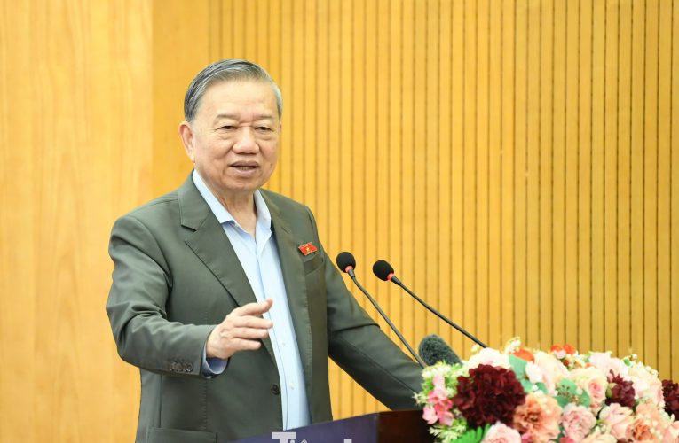 Không thể biến trường học thành nơi làm dịch vụ, thu tiền