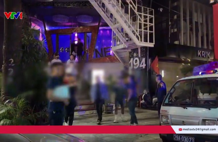 Đột kích quán karaoke Monaza ở Trần Duy Hưng, Hà Nội: Bất thường các dịch vụ “đĩa cherry, hoa quả và tôm hùm”