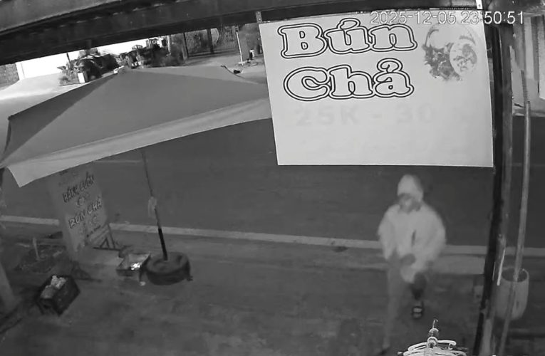 [VIDEO] THANH NIÊN VÀO NHÀ DÂN TRÔM QUẦN LÓT Ở HƯNG HÀ