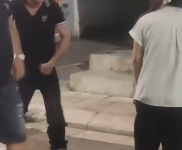 Video: Vợ làm cty trong khu công nghiệp thì tìm được người mình thích, người chồng nuốt nước mắt níu kéo vợ dù bị bội bạc