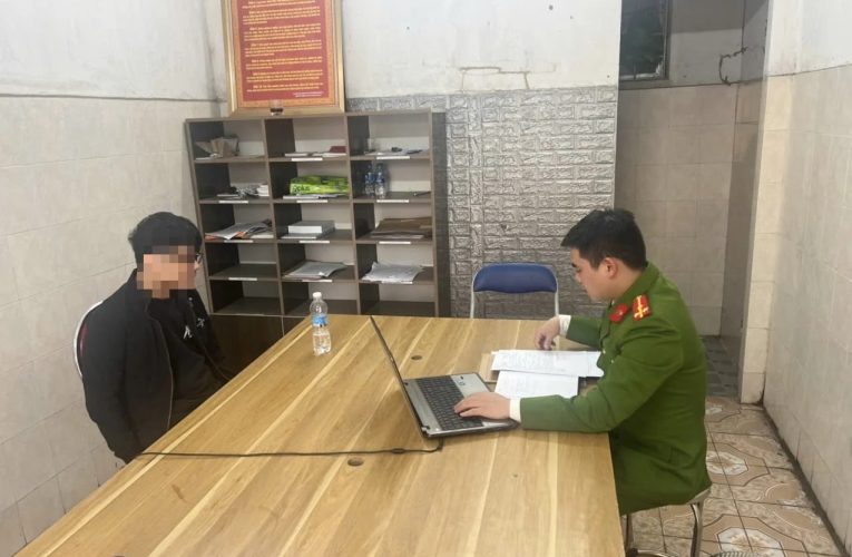 Quan hệ ngoài luồng, 1 thanh niên ở Hưng Yên hắt nước tẩy bồn cầu vào mặt bạn nữ khi muốn chia tay