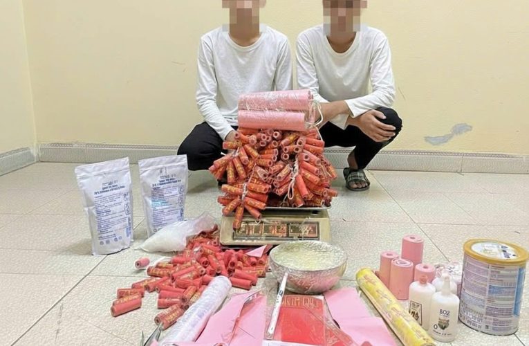 CÔNG AN XÃ HẢI HẬU BẮT GIỮ 02 ĐỐI TƯỢNG SẢN XUẤT HÀNG CẤM (PHÁO NỔ)