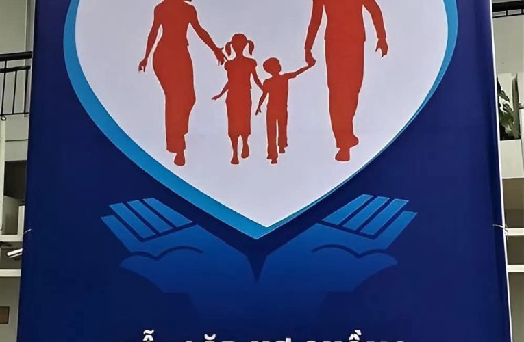 Chính thức bãi bỏ cụm từ “Mỗi cặp vợ chồng chỉ nên có từ 1 đến 2 con”