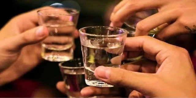 Hải Dương: Ngộ độc tập thể nghi do rượu, 1 người tvong