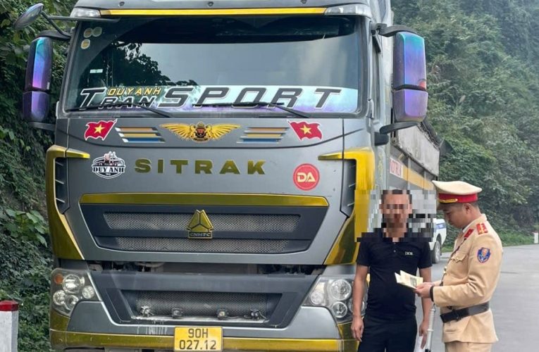 Phòng Cảnh sát giao thông, Công an tỉnh xác minh làm rõ, xử phạt vi phạm đối với lái xe ô tô đi không đúng phần đường, làn đường quy định