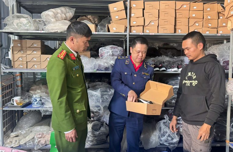 Đội Quản lý thị trường số 8 tăng cường kiểm tra, xử lý vi phạm trong đợt cao điểm Tết Nguyên đán Bính Ngọ 2026