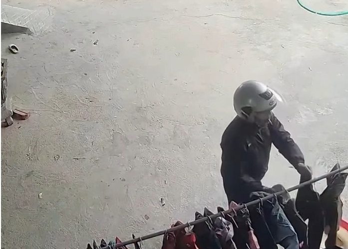 [VIDEO] Thấy nhiều hoa văn lạ mắt phơi ngoài trời, ông chú xin luôn 7 cái về ngâm