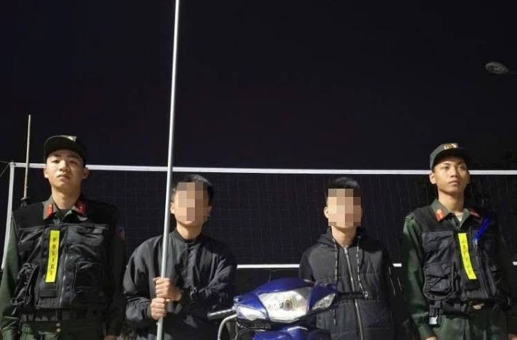 Tổ Cảnh sát cơ động Hoa Lư kịp thời khống chế nhóm thanh niên gây rối trật tự công cộng trên địa bàn phường Hoa Lư