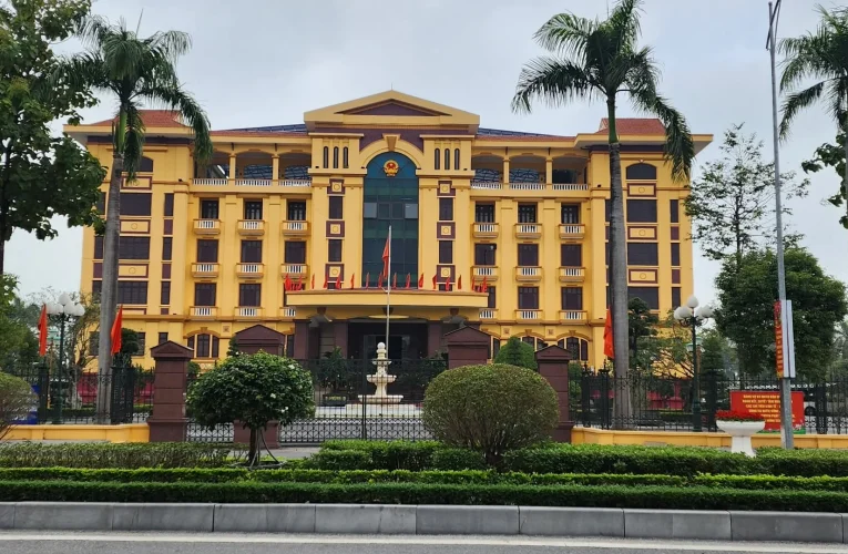 Hưng Yên nghiêm cấm dùng công quỹ tặng quà Tết cho lãnh đạo các cấp với mọi hình thức