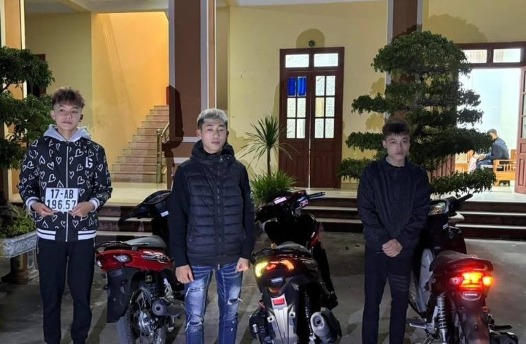 VIDEO: Tổ Tuần tra kiểm soát địa bàn đã phát hiện, nhắc nhở và mời một số thanh thiếu niên có hành vi gây rối