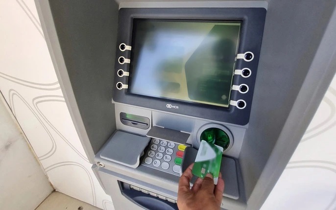 Nhân viên quê Hưng Yên bảo trì máy ATM dùng ‘chiêu độc’ lừa tiền ngân hàng chơi cờ bạc online