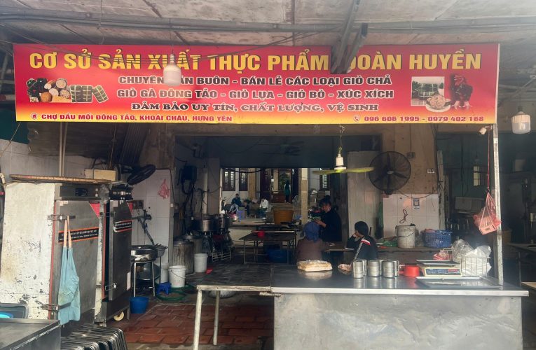 Khởi tố cơ sở sản xuất giò chả dùng hàn the, thu giữ hàng tấn thực phẩm vi phạm