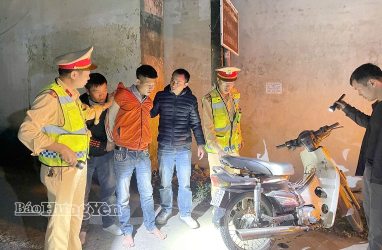 Trạm Cảnh sát giao thông cầu Nghìn: Phát hiện 2 vụ tàng trữ ma túy qua tuần tra giao thông