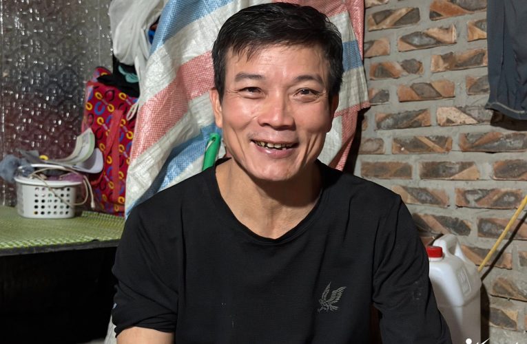 Nhân chứng kể giây phút bắc thang giải cứu 7 người trong vụ cháy nhà ở Hà Nội