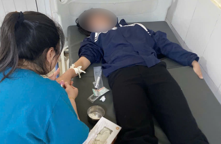 Nữ sinh lớp 7 ở Hưng Yên uống thu-ố-c trừ s-â-u, nghi bị BLHĐ