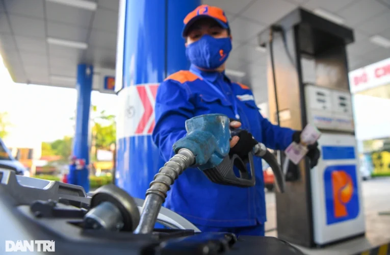 Chiều nay có thể lại điều chỉnh giá xăng