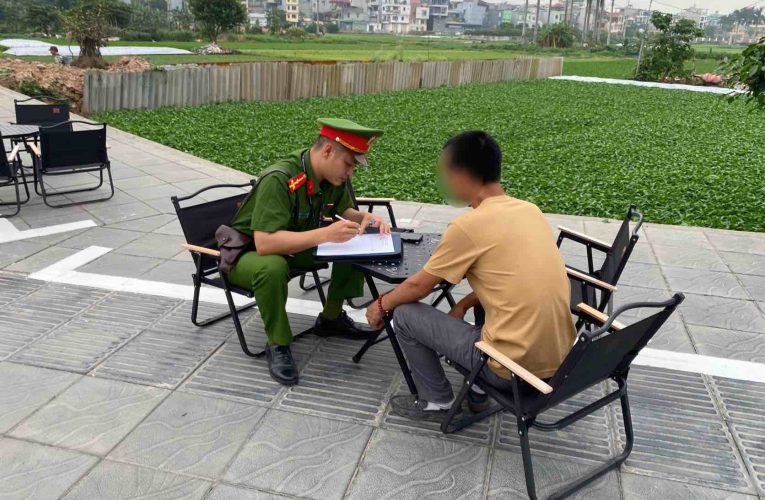 Đề nghị ngừng cấp điện đối với những người bán nước trên vỉa hè