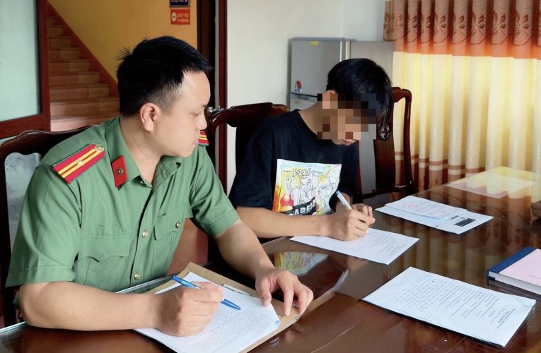 Qua rà soát trên không gian mạng, Công an xã Đông Hưng phát hiện 01 tài khoản Facebook đăng tải hình ảnh có liên quan đến việc đánh bạc (tài xỉu) lên mạng