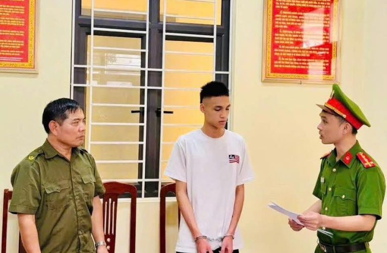 Công an xã Phụng Công ra quyết định khởi tố đối tượng về hành vi “Cố ý gây thương tích”.