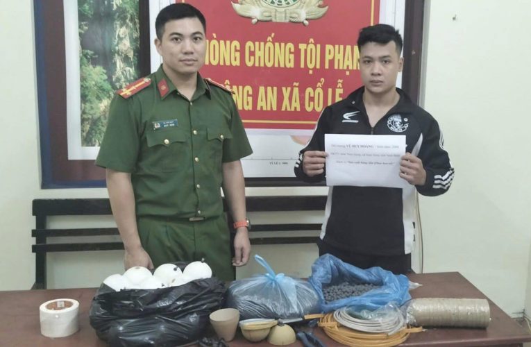 Công an xã Cổ Lễ, tỉnh Ninh Bình kiểm tra, phát hiện, bắt giữ đối tượng chế tạo pháo hoa n.ổ trái phép trên địa bàn