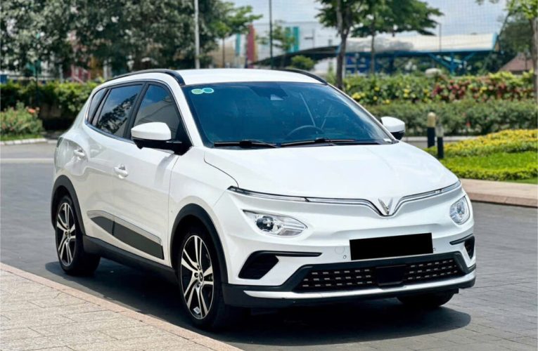 Sẽ phạt tới 14 triệu đồng, trừ 6 điểm bằng lái với lái xe ghép, xe tiện chuyến chở khách trá hình?