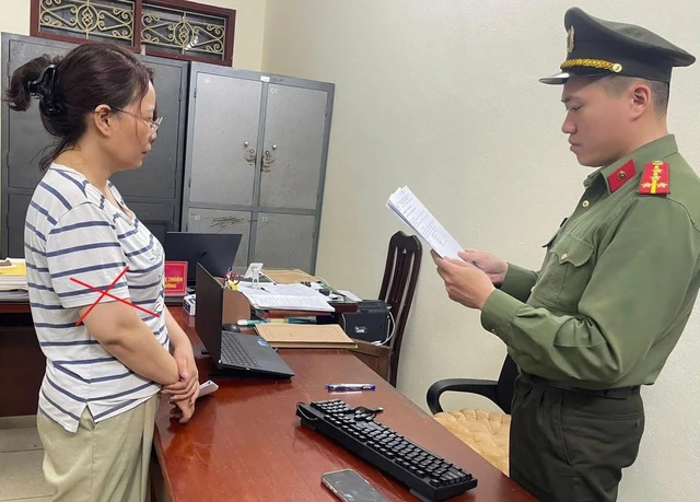 Mất hơn 1 tỉ đồng mới phát hiện ‘bạn trai’ là phụ nữ