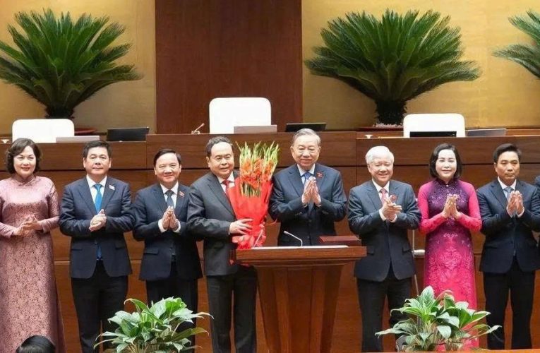 Quốc hội bầu 6 Phó Chủ tịch Quốc hội và kiện toàn hàng loạt chức danh