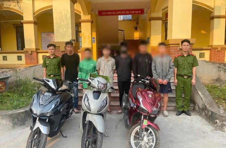 Công an xã Hải Hưng triệu tập 11 đối tượng dùng chai, lọ ném vào người đi đường