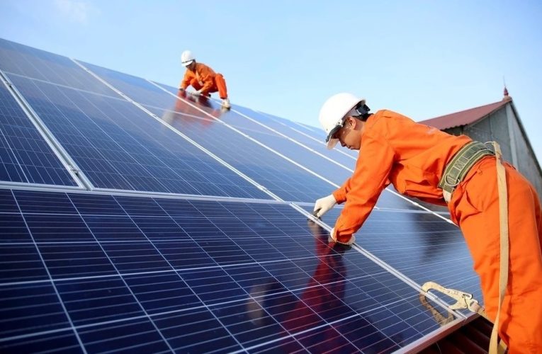 Phạt tới 20 triệu đồng nếu lắp điện mặt trời không thông báo